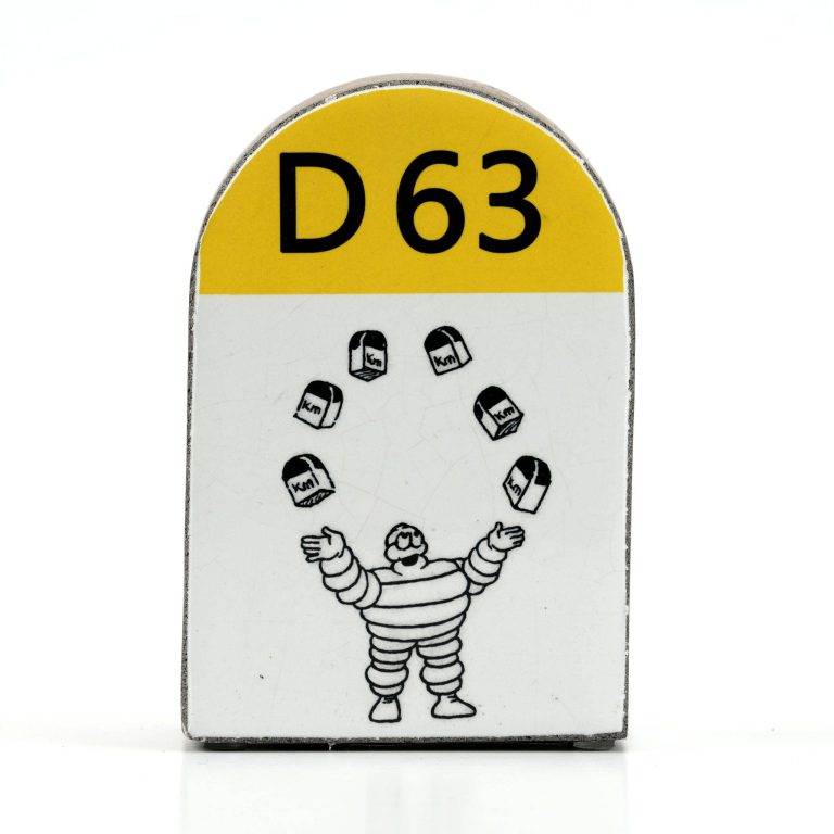 Bornes jaune D63 (2) - souvenir
