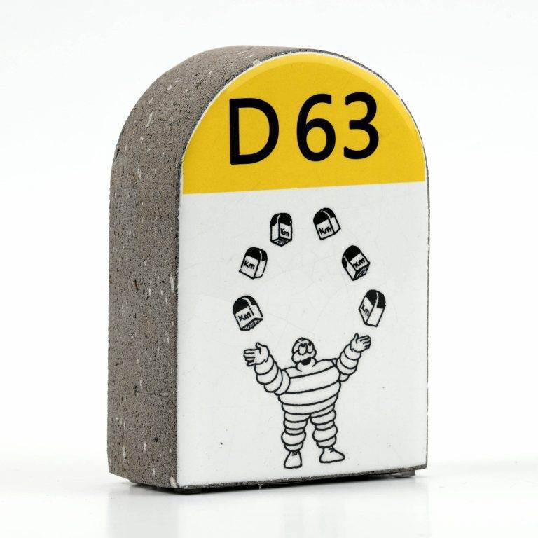 Bornes jaune D63 (5) - souvenir